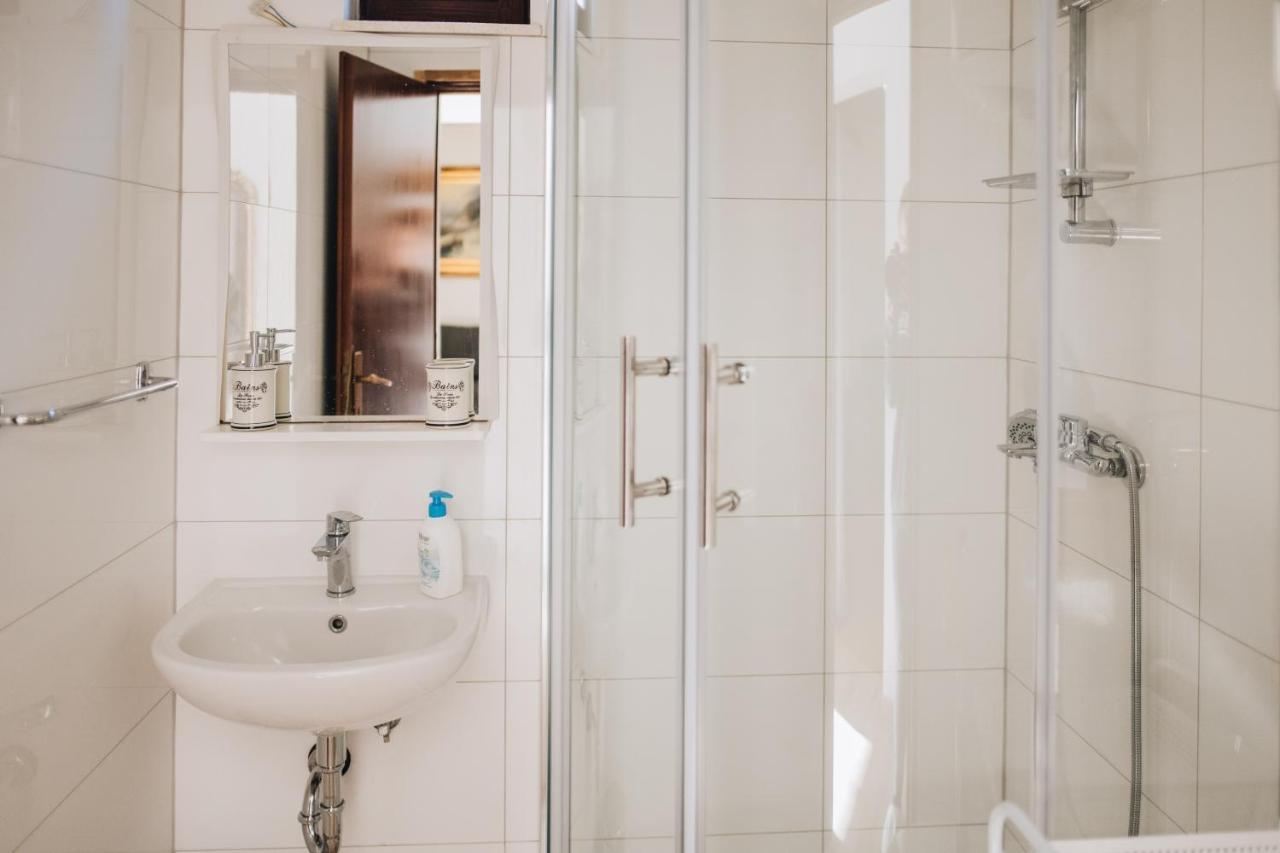 Apartmani Marina Poreč Exteriör bild